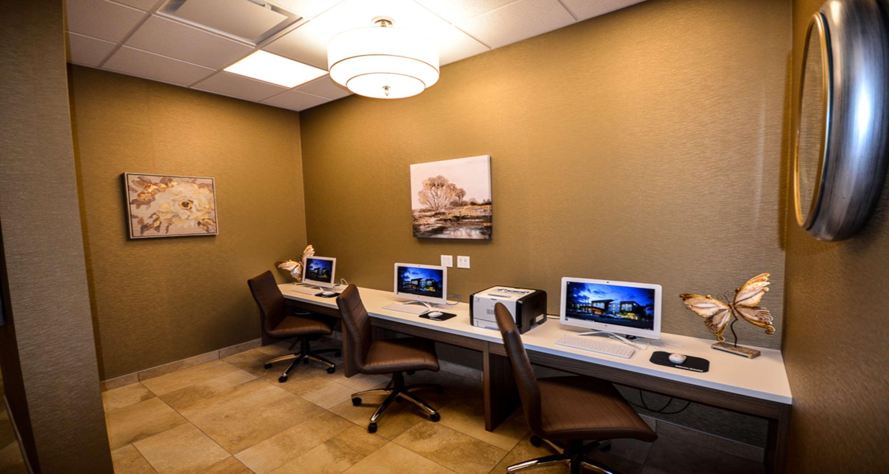 Best Western Plus St. John'S Airport Hotel And Suites Dış mekan fotoğraf